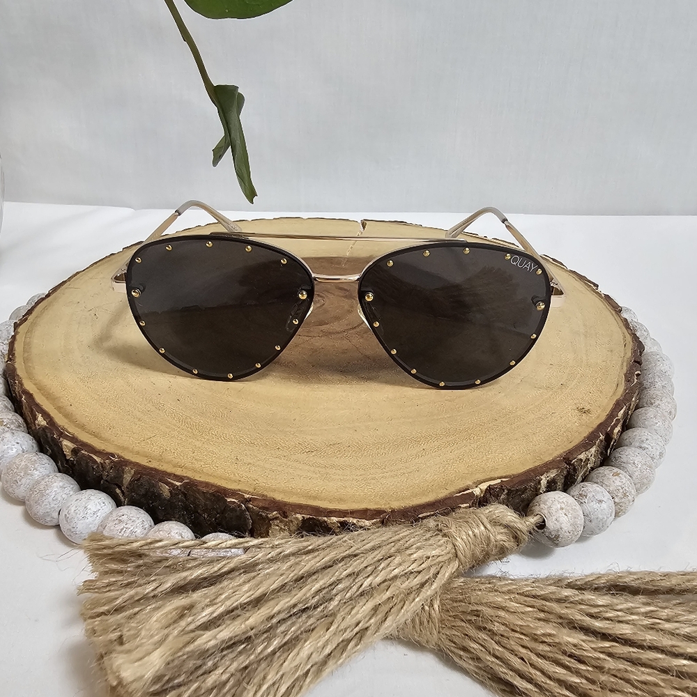 Quay × Jaclyn Hill "Roxanne" Studded Aviators | Rare Collab | UV 400 - Picture 2 of 3